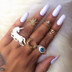 http://weheartit.com/entry/191020992/search?context_type=search&context_user=Prostolook&page=9&query=unicorns