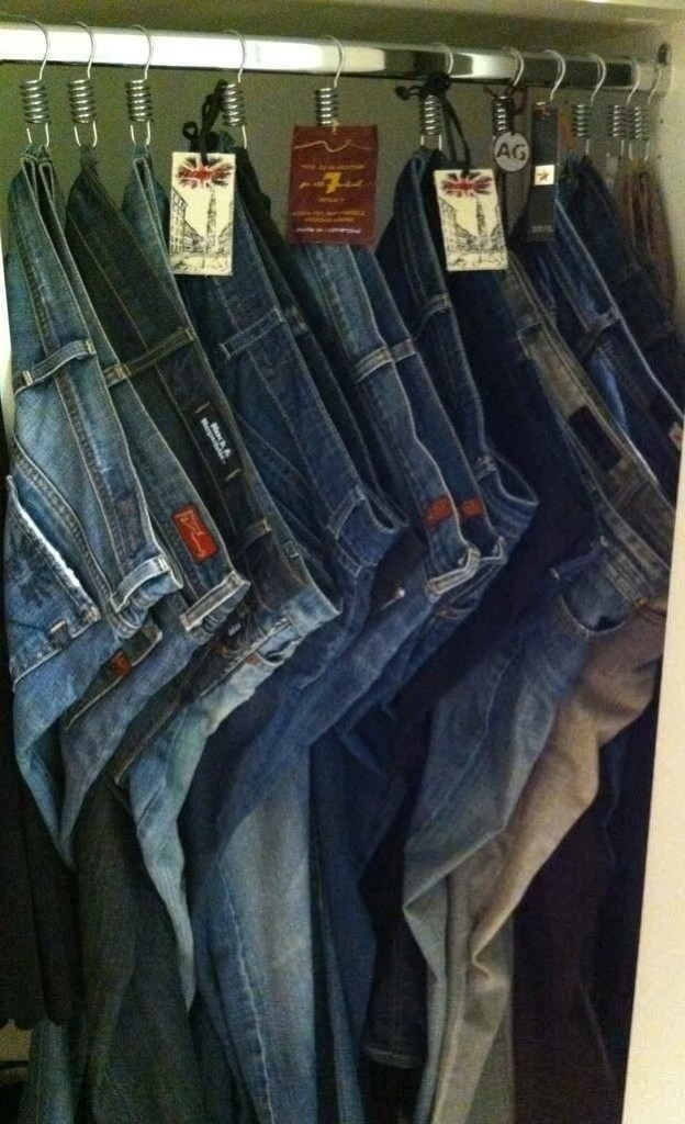 http://www.buzzfeed.com/juliegerstein/53-trucos-para-organizar-la-ropa-que-te-van-a-camb#.amqoOP0PZ6