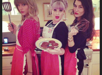 13 Great Would You Rather Questions about Celebrity BFFs